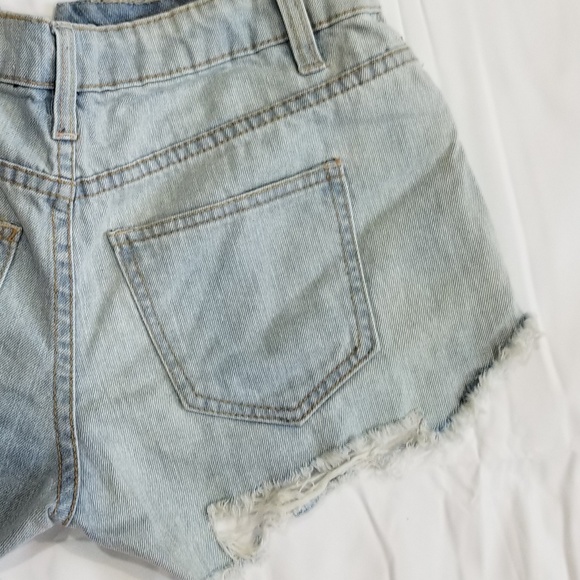 women's cut off shorts - Picture 5 of 7